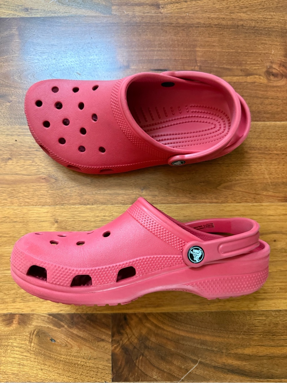 Crocs Unisex Classic Red Clogs Size Women 8/ Men 6